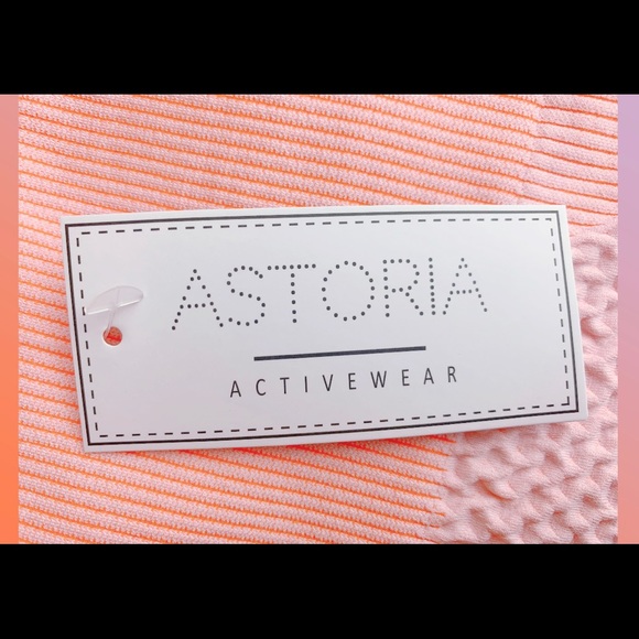 Astoria SET MOMENTUM Zip Crop & Leggings - Picture 4 of 5